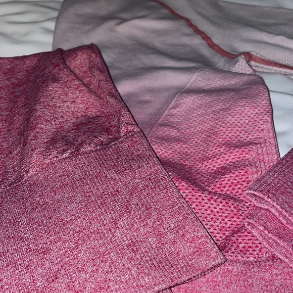 Strawberry OMBRÉ yoga set 🧘🏻♀️ - Picture 2 of 6